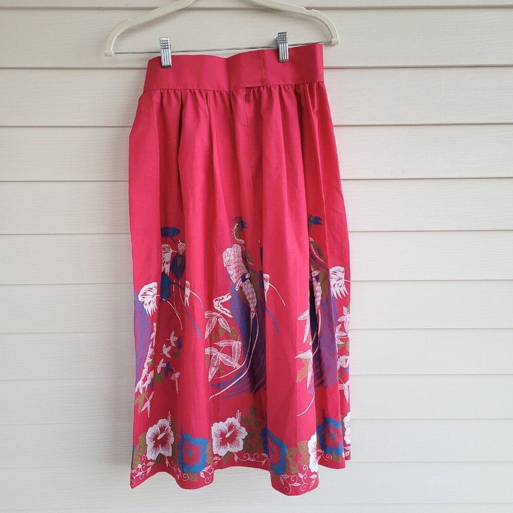 Vintage pink cotton blend skirt with a floral bird painted scene - Picture 6 of 9